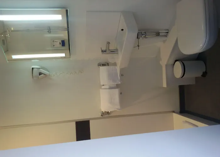 Отель Elisabeth Gare Sncf 2*